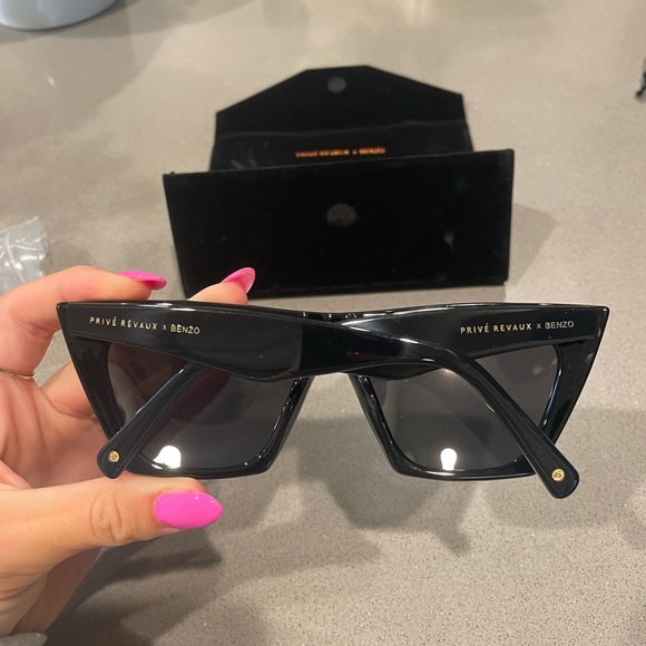 Prive Revaux Accessories - Black Prive Revaux sunnies